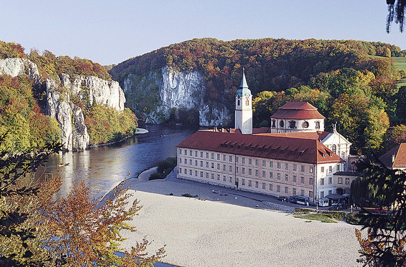 Kloster Weltenburg kurz vor dem Donaudurchbruch bei Kelheim
